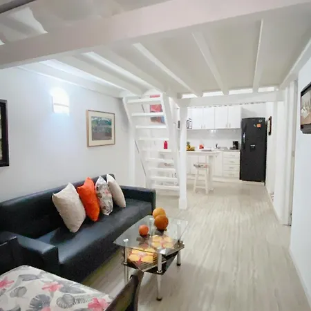 In The Walled Apartamento *
